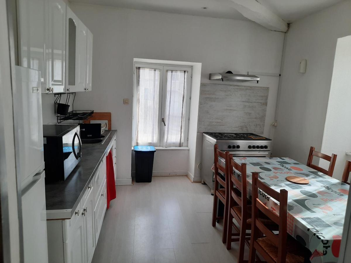 Appartement Tres Spacieux 4 Chambres 6 Couchages Noidans-le-Ferroux Luaran gambar